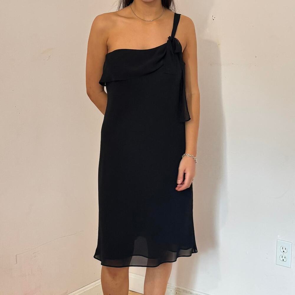 Timeless and elegant this black